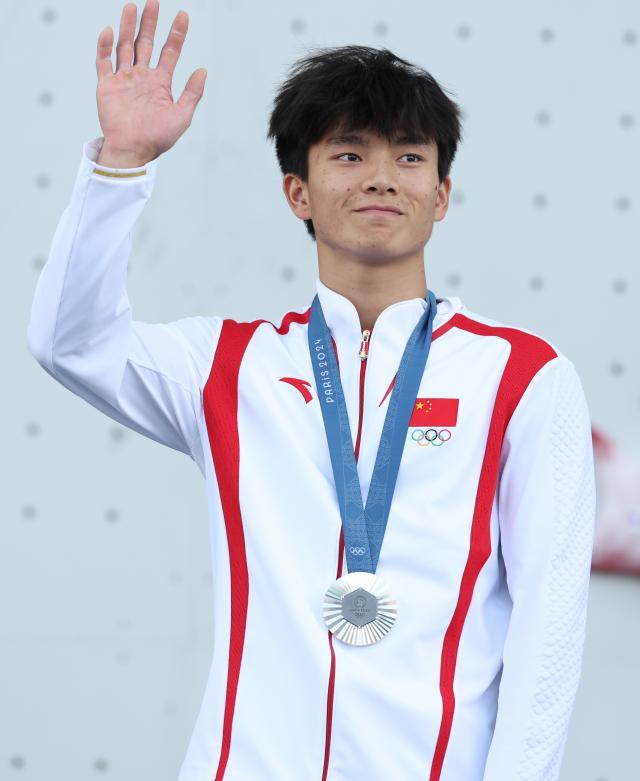 开云体育app在线-【人物】从柔道转向攀岩 伍鹏不断超越自己