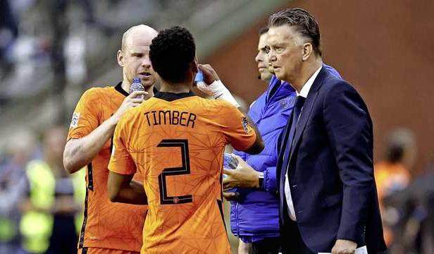 开云体育app官方下载-别去曼联！这位被范加尔劝告的荷兰新星是啥情况？